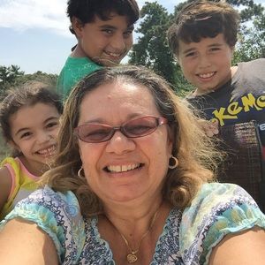 Meet your Posher, Debora